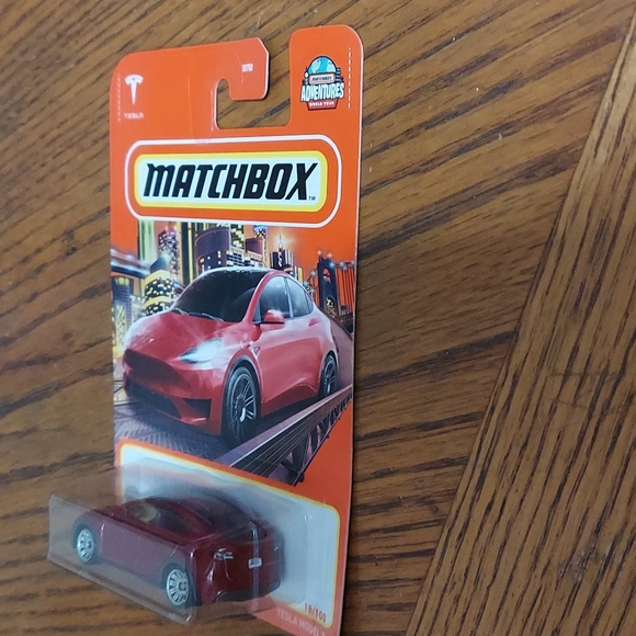 Matchbox Tesla Model Y - Picture 5 of 8
